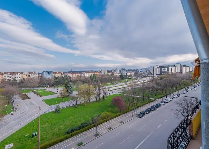 Vitosha Str 2bd White & Blue By Flat Mаnager *