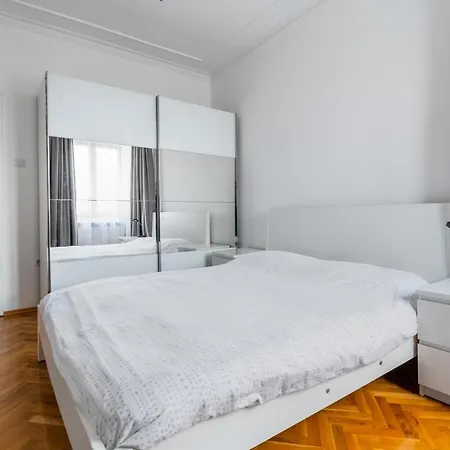 아파트 Vitosha Str 2bd White & Blue By Flat Mаnager *