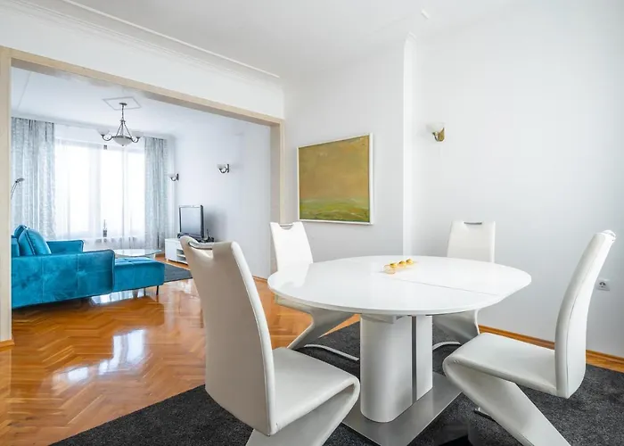 Apartment Vitosha Str 2bd White & Blue By Flat Mаnager Sofia